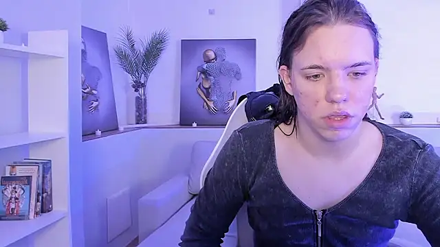 Snapshot of Madison_dolly chatting on February 23, 2026, 2:02 am Madison dolly online show from February 23, 2026, 2:02 am