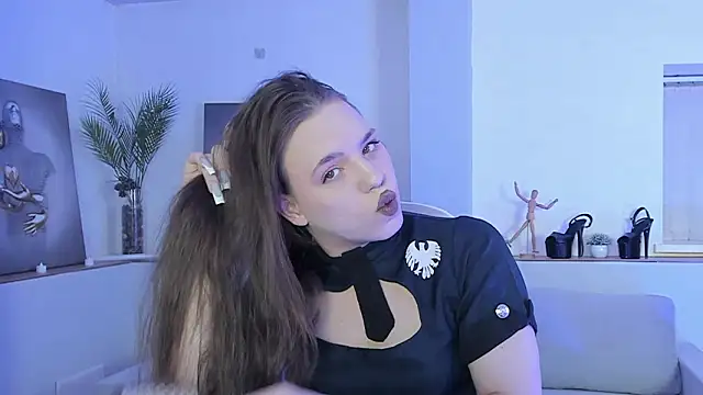 Snapshot of Madison_dolly chatting on February 7, 2026, 2:08 am Madison dolly online show from February 7, 2026, 2:08 am