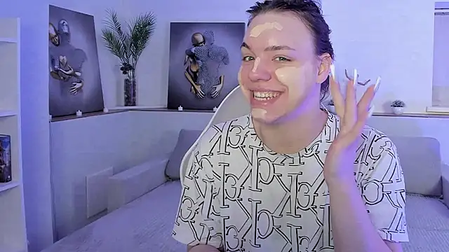 Snapshot of Madison_dolly chatting on February 3, 2026, 2:10 am Madison dolly online show from February 3, 2026, 2:10 am