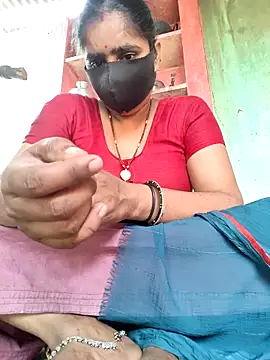 Snapshot of Faltu_Ladki chatting on April 4, 2026, 6:42 am Faltu Ladki online show from April 4, 2026, 6:42 am