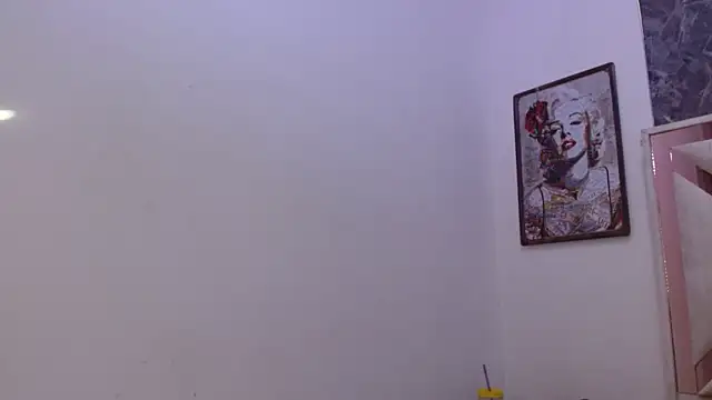 Snapshot of madissonrousecs chatting on February 4, 2026, 12:33 pm madissonrousecs online show from February 4, 2026, 12:33 pm