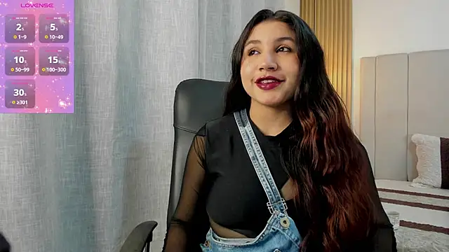 Victoria Rosee online show from April 11, 2026, 12:53 pm