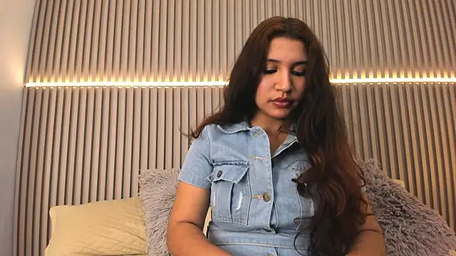 Snapshot of Victoria_Rosee chatting on July 15, 2026, 12:56 pm Victoria Rosee online show from July 15, 2026, 12:56 pm