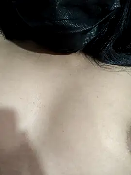 Snapshot of hey_sirri chatting on July 3, 2026, 7:31 pm hey sirri online show from July 3, 2026, 7:31 pm