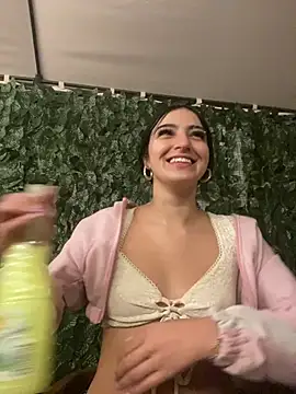 Snapshot of Valery_pink18 chatting on February 22, 2026, 2:36 am Valery pink18 online show from February 22, 2026, 2:36 am