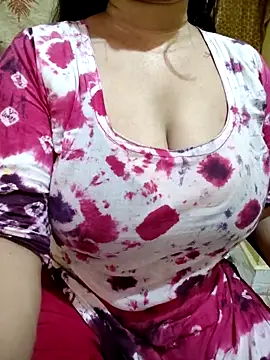 Snapshot of PARI51 chatting on May 17, 2026, 7:58 pm PARI51 online show from May 17, 2026, 7:58 pm