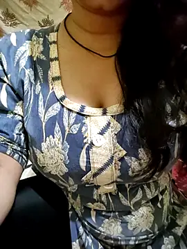 Snapshot of PARI51 chatting on May 26, 2026, 7:45 pm PARI51 online show from May 26, 2026, 7:45 pm