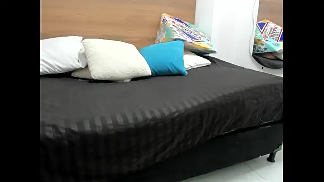 luz-miiaa online show from February 14, 2026, 11:54 am