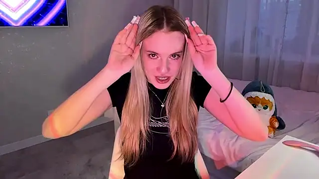 Between Eeys online show from March 20, 2026, 3:46 pm