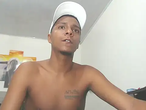 hotboyluxe online show from February 12, 2026, 6:29 pm