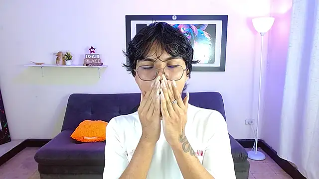 Maecum18 online show from February 24, 2026, 8:31 pm