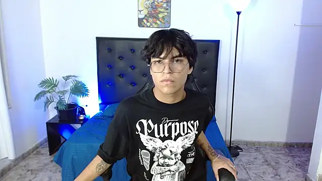 Maecum18 online show from February 6, 2026, 9:55 pm