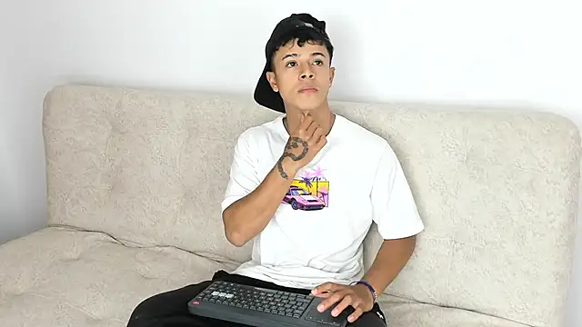  Alex Colton online show from February 2, 2026, 10:42 pm