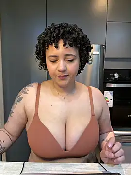 BabyChanntal online show from February 19, 2026, 12:57 pm