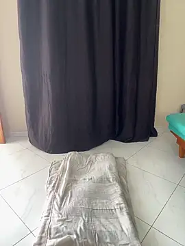 Renataalves online show from April 8, 2026, 12:50 pm