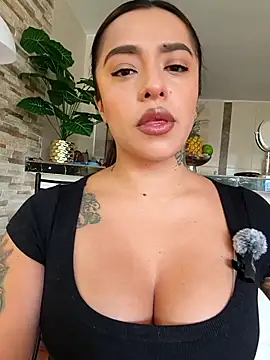 foxxy lover online show from May 1, 2026, 6:24 pm