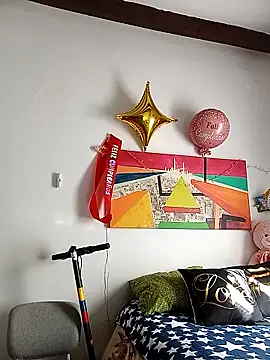 yoahotpetrafiery online show from April 4, 2026, 3:29 pm