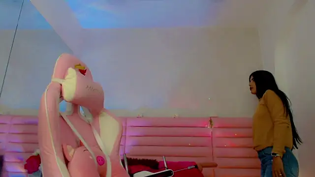 estefany squirt1 online show from February 5, 2026, 3:57 am