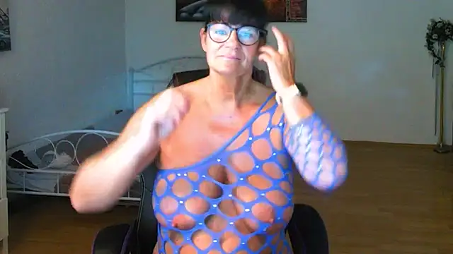 Sylly online show from June 1, 2026, 5:40 am