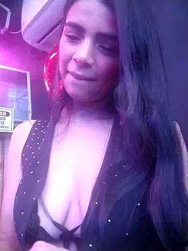 EvaMiranda online show from April 13, 2026, 3:43 am