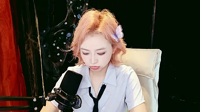 Snapshot of Lady-Mia777 chatting on February 3, 2026, 6:22 am Lady-Mia777 online show from February 3, 2026, 6:22 am