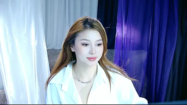 Yunny-888 online show from February 13, 2026, 7:52 am