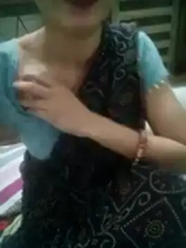 Snapshot of khushi_rawat chatting on February 6, 2026, 2:35 pm khushi rawat online show from February 6, 2026, 2:35 pm