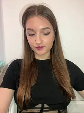 Green eyes lady online show from February 13, 2026, 11:10 am