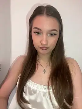 Green eyes lady online show from April 20, 2026, 1:45 pm