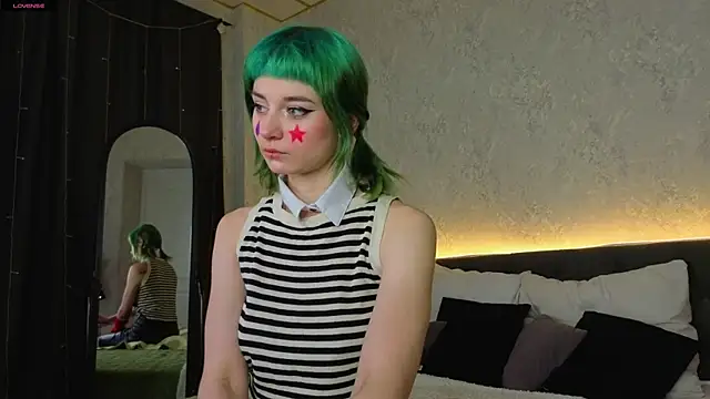 Scarle Whisper online show from April 2, 2026, 1:02 am