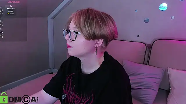 Lauraaa Smith online show from February 26, 2026, 7:41 am