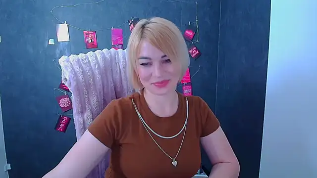 CuttieEmma online show from June 20, 2026, 1:05 pm