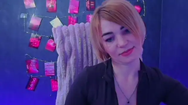 CuttieEmma online show from April 10, 2026, 6:15 pm