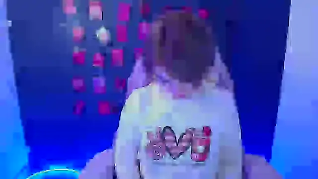 Snapshot of CuttieEmma chatting on February 17, 2026, 12:57 pm CuttieEmma online show from February 17, 2026, 12:57 pm