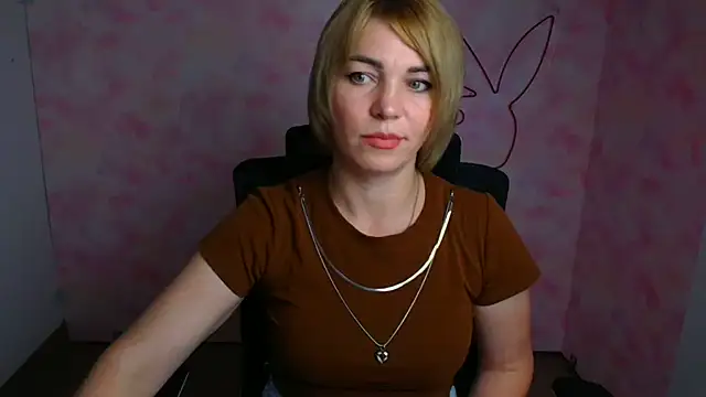 CuttieEmma online show from July 2, 2026, 6:19 am