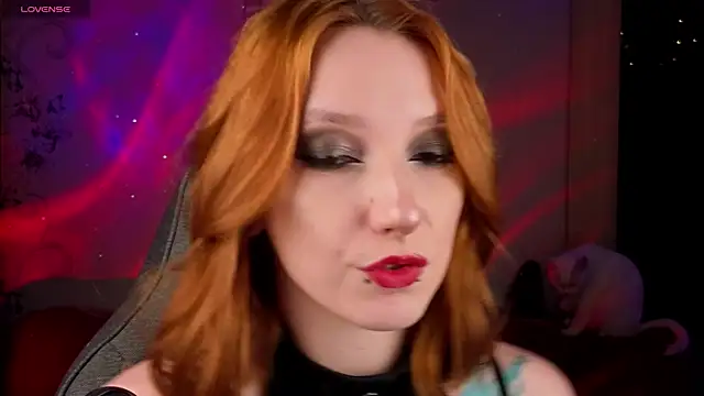 Vamp Mila online show from May 11, 2026, 4:04 pm