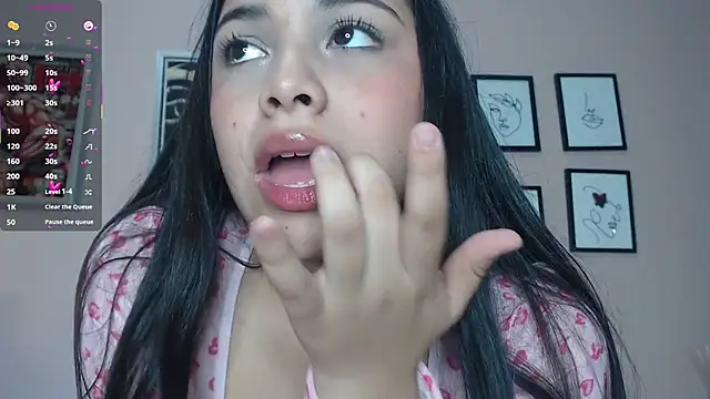 Mia Vibe online show from February 6, 2026, 8:38 pm