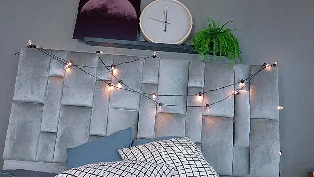 Snapshot of EmmaLou__ chatting on February 4, 2026, 4:07 am EmmaLou online show from February 4, 2026, 4:07 am