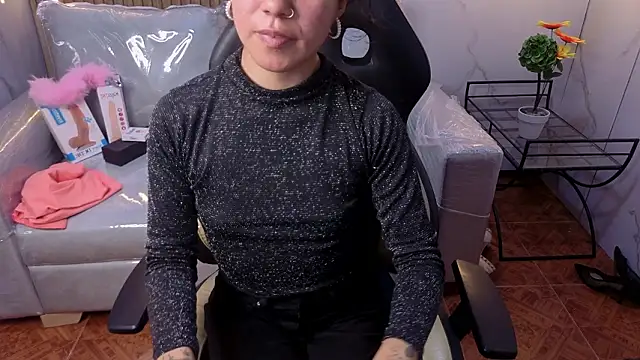 Snapshot of Lynn_turner chatting on February 11, 2026, 1:33 pm Lynn turner online show from February 11, 2026, 1:33 pm