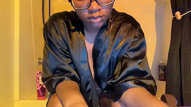Snapshot of SunniSoles99 chatting on July 1, 2026, 12:16 pm SunniSoles99 online show from July 1, 2026, 12:16 pm
