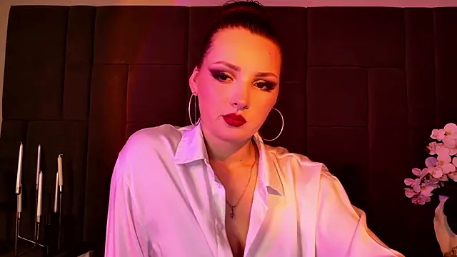 Snapshot of Vixsariaaa chatting on February 1, 2026, 4:27 pm Vixsariaaa online show from February 1, 2026, 4:27 pm