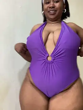 Snapshot of MeekyCurvyAss chatting on May 9, 2026, 2:42 pm MeekyCurvyAss online show from May 9, 2026, 2:42 pm