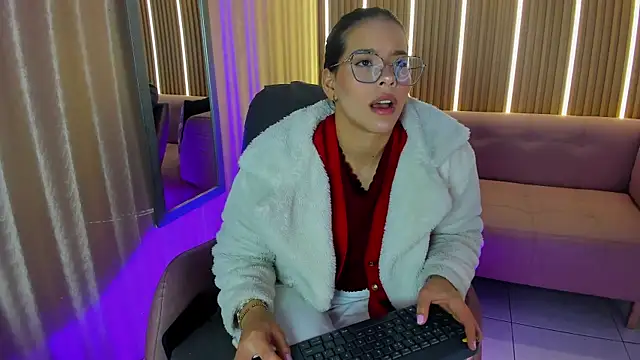 Luna Millers online show from May 9, 2026, 4:16 am