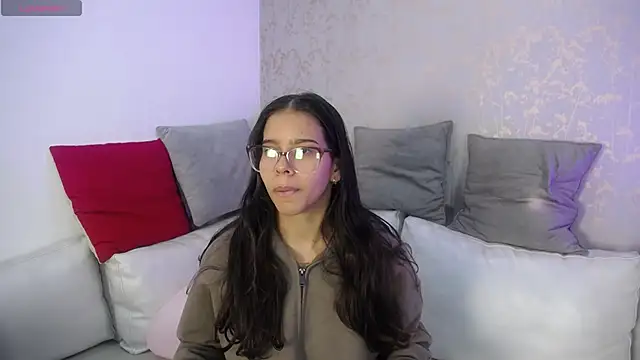 Luna Millers online show from February 4, 2026, 12:11 pm