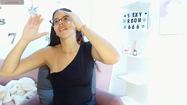 Luna Millers online show from February 8, 2026, 11:41 am