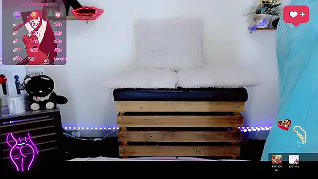 NathalialLooes online show from March 21, 2026, 4:57 am