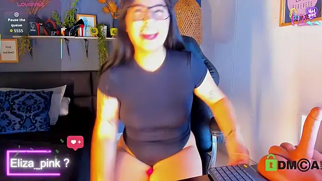 eliza pink24 online show from April 17, 2026, 6:44 pm