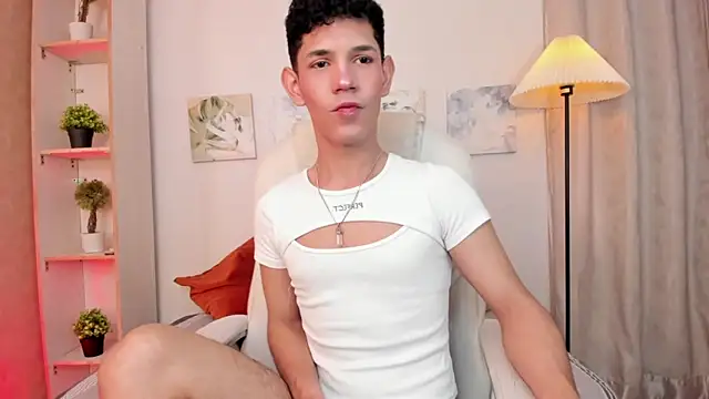 Snapshot of arlequiin_ chatting on February 10, 2026, 9:03 pm arlequiin online show from February 10, 2026, 9:03 pm