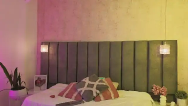 SofiaCortes4 online show from April 17, 2026, 11:35 am