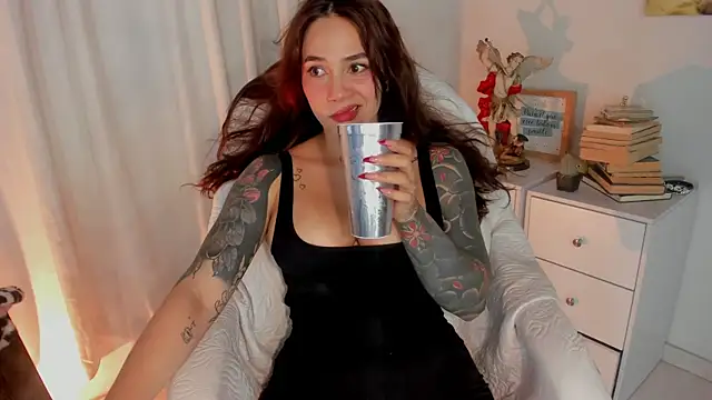 Victoria-swan online show from February 9, 2026, 9:35 pm